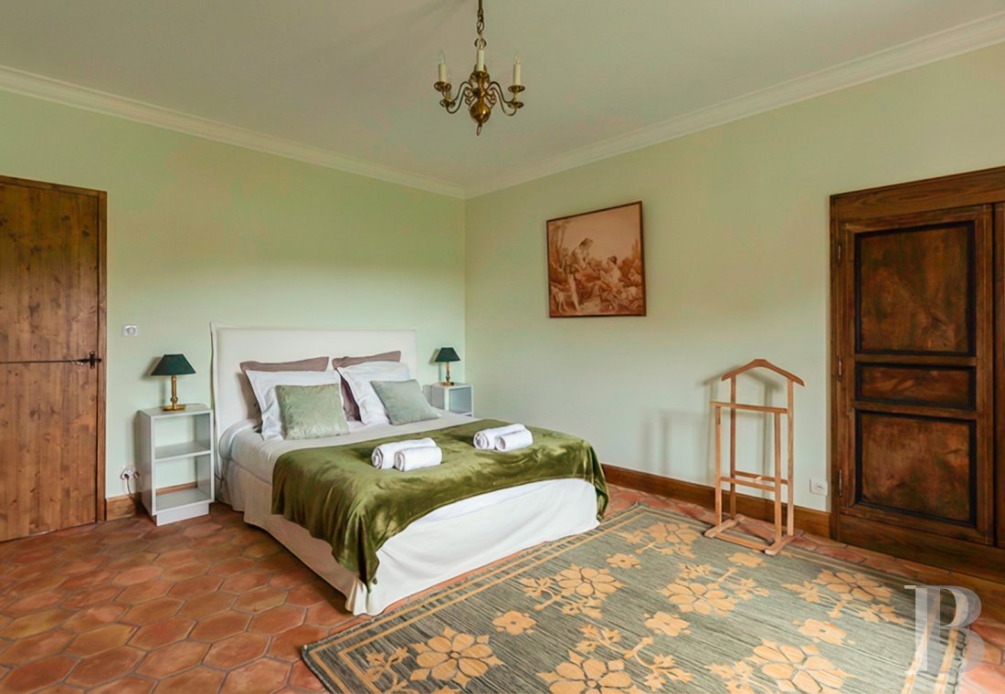 En Ardèche, à Saint-Alban-Auriolles, une ancienne ferme du 17e siècle à l’ombre d’un château - photo  n°13